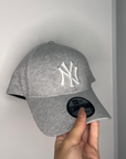 NY YANKEES ESSENTIAL
