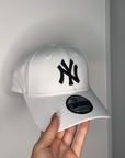 NY YANKEES ESSENTIAL