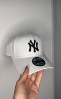 NY YANKEES ESSENTIAL